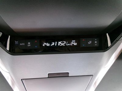 صورة 8 لـ 2023 Toyota VELLFIRE