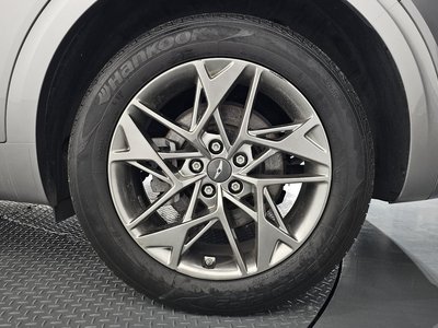 صورة 8 لـ 2021 Genesis GV70