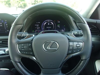 2022 Lexus LS — миниатюра 42