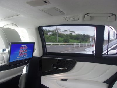 2022 Lexus LS — миниатюра 30