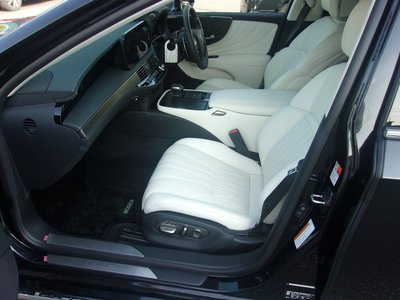 2022 Lexus LS — миниатюра 16