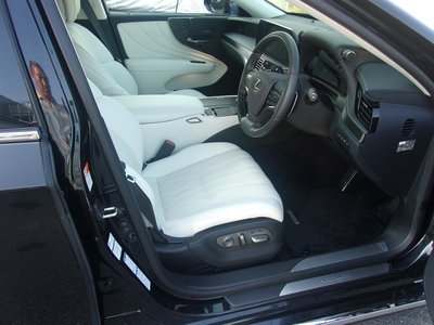 2022 Lexus LS — миниатюра 14