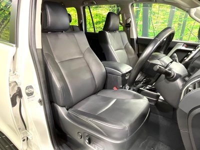 TOYOTA LAND CRUISER PRADO - 9