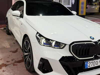 2025 BMW 5 SERIES photo 2
