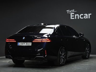 BMW 5 SERIES - 4