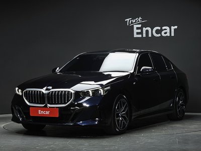 BMW 5 SERIES - 1