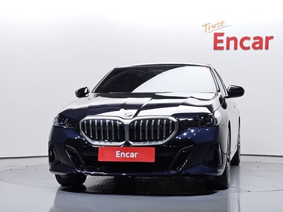 2024 BMW 5 SERIES 照片 2