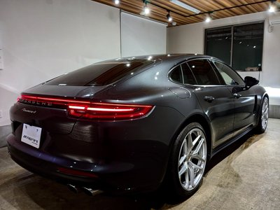 PORSCHE PANAMERA - 10
