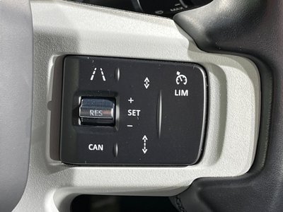 LAND ROVER DEFENDER - 10