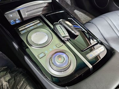 GENESIS G80 (RG3) - 9