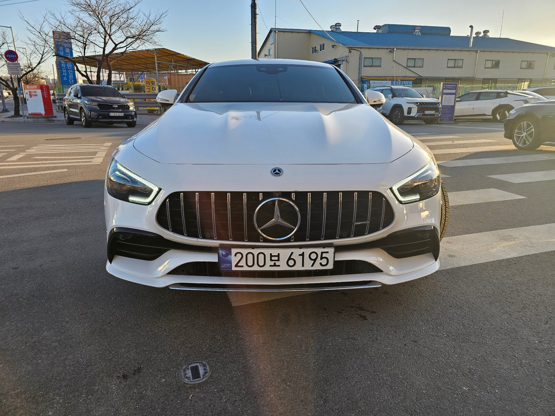 MERCEDES-BENZ GT AMG - View 1