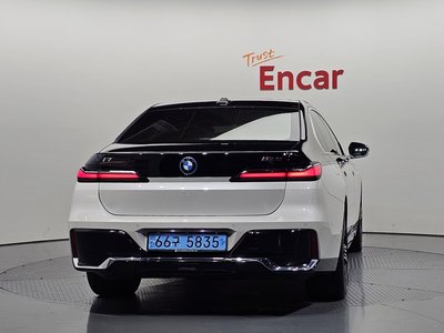 صورة 3 لـ 2023 BMW I7