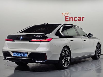 صورة 4 لـ 2023 BMW I7