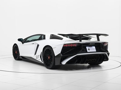 صورة 7 لـ 2017 Lamborghini AVENTADOR