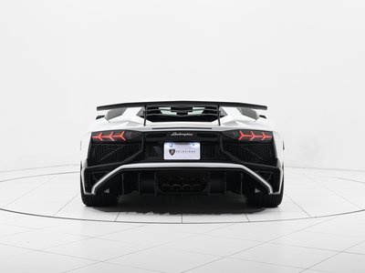 صورة 8 لـ 2017 Lamborghini AVENTADOR