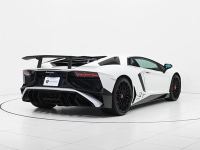 صورة 9 لـ 2017 Lamborghini AVENTADOR