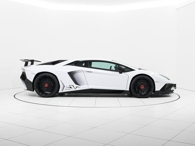 صورة 5 لـ 2017 Lamborghini AVENTADOR