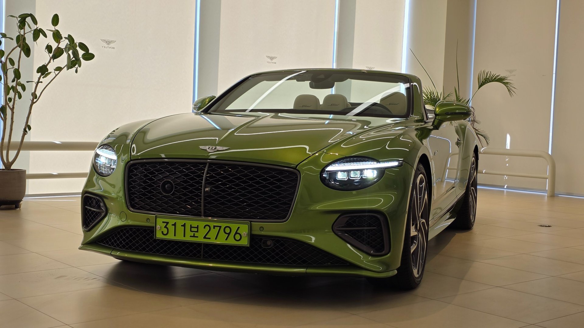 BENTLEY CONTINENTAL - View 1