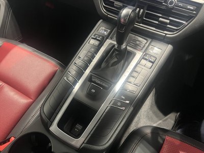 2020 Porsche MACAN — миниатюра 12
