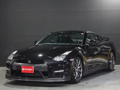NISSAN GT-R