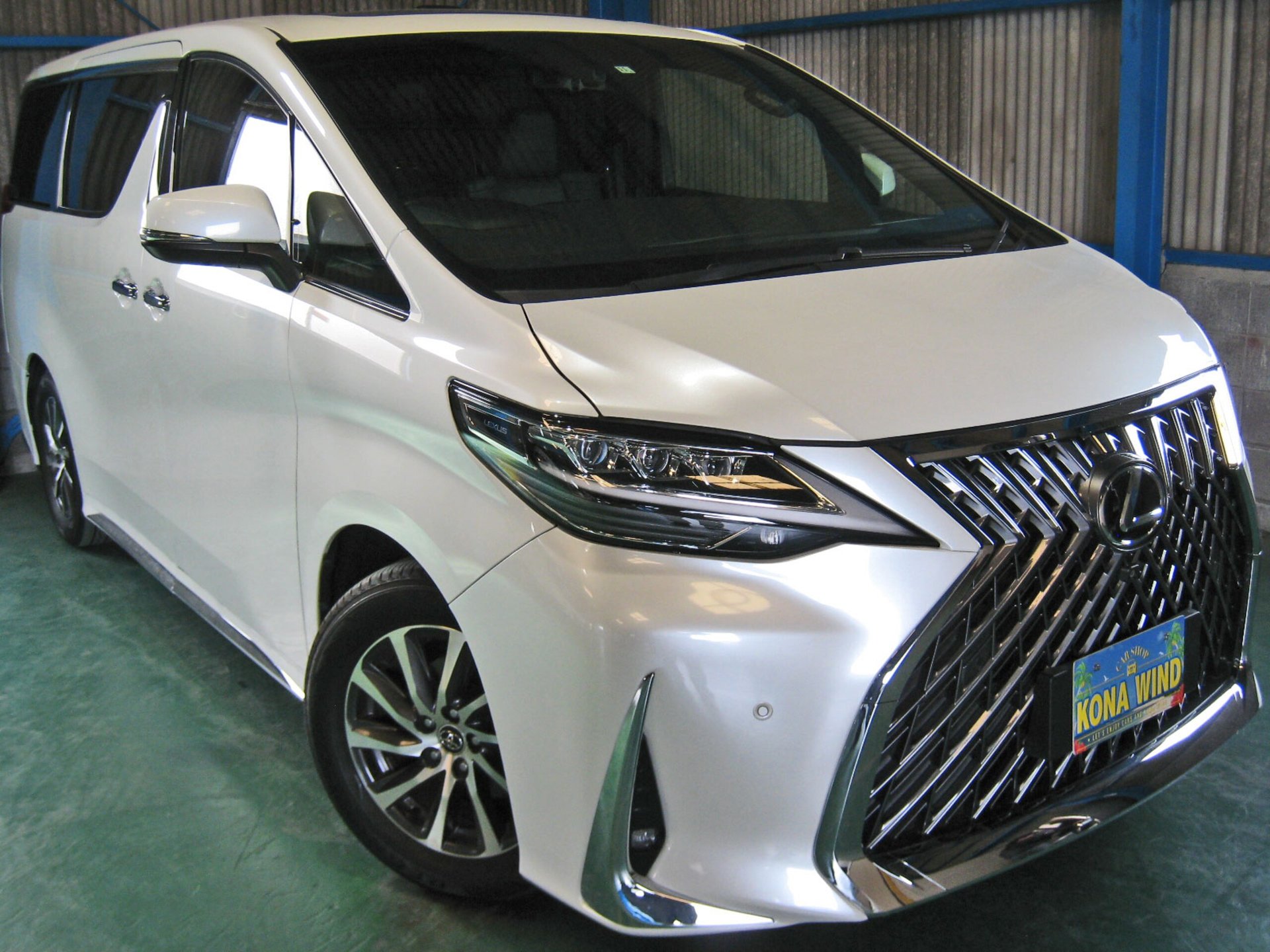 TOYOTA ALPHARD - View 1