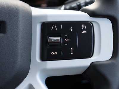 2025 LAND Rover DEFENDER 缩略图 31
