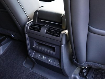 2025 LAND Rover DEFENDER 缩略图 27