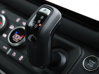 2025 LAND Rover DEFENDER 缩略图 41