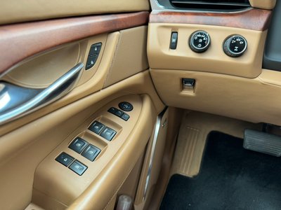 2015 Cadillac ESCALADE thumbnail 44