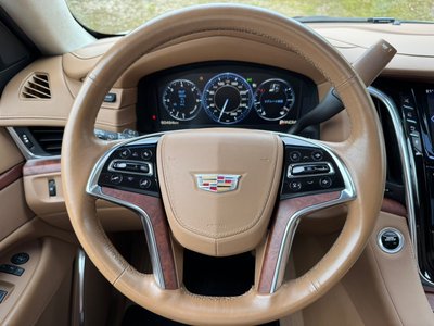 2015 Cadillac ESCALADE thumbnail 33