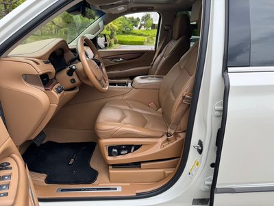 2015 Cadillac ESCALADE thumbnail 54