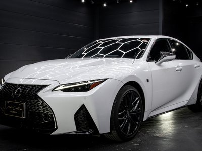 LEXUS IS - 1