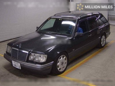 MERCEDES-BENZ E-CLASS - 4