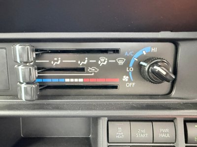 2025 Toyota LAND CRUISER 70 缩略图 17