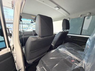 2025 Toyota LAND CRUISER 70 缩略图 32