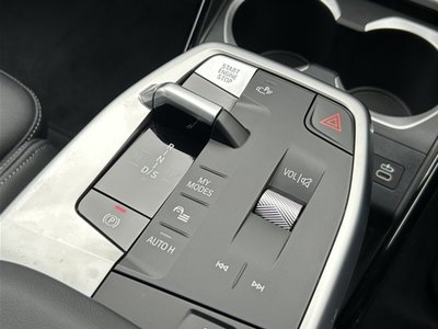2025 BMW X2 thumbnail 33