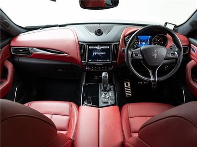 2021 Maserati LEVANTE — фото 3