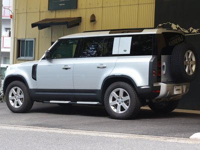 LAND ROVER DEFENDER - 10