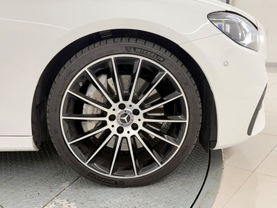 MERCEDES-BENZ E-CLASS - 10