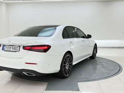 MERCEDES-BENZ E-CLASS - 7