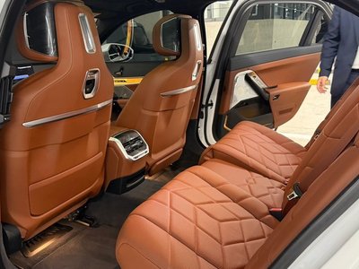 2026 BMW 7 SERIES thumbnail 11