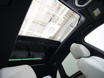 PORSCHE MACAN - 2