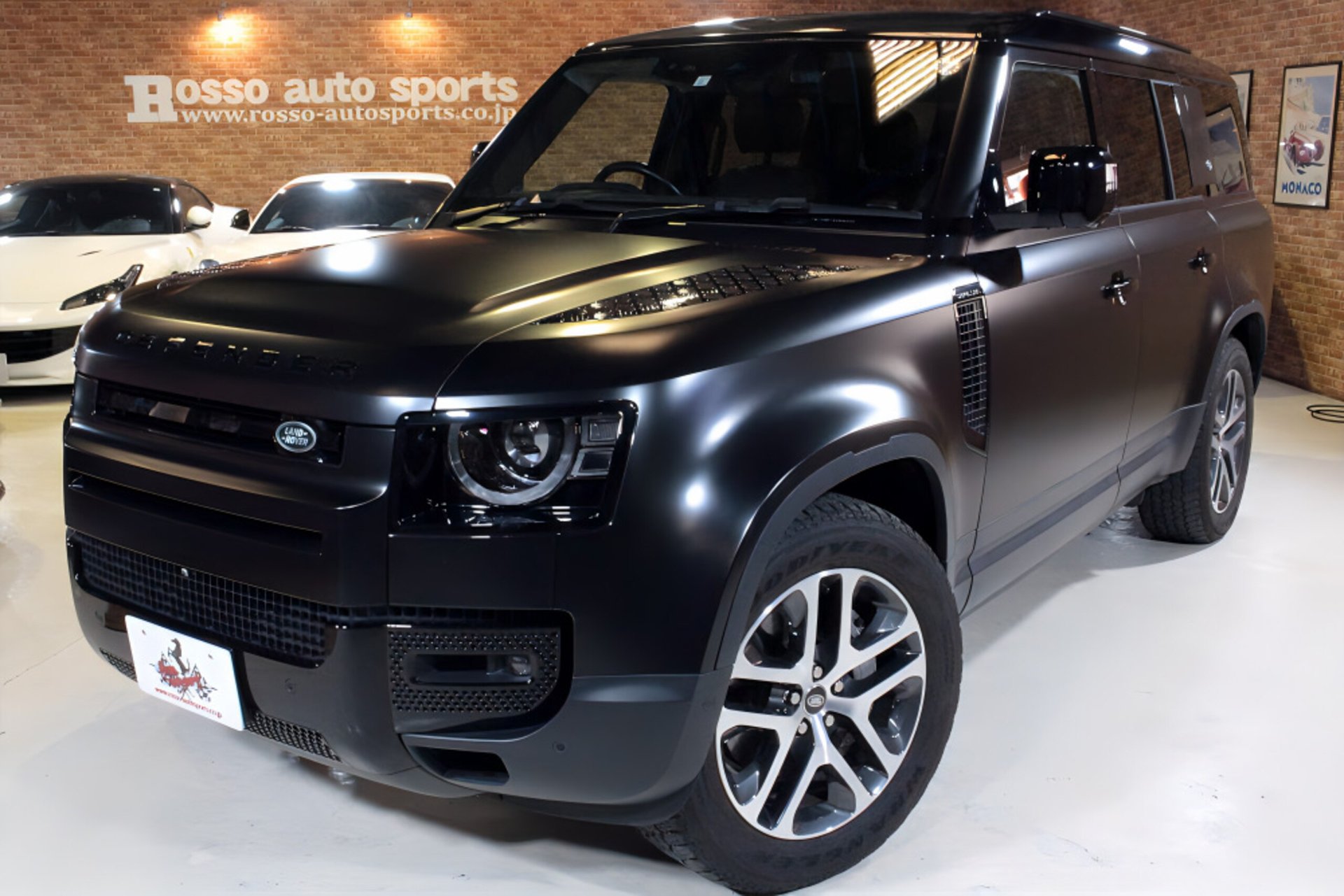 LAND ROVER DEFENDER - View 1