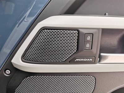 LAND ROVER DEFENDER - 5