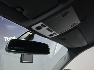 2012 BMW 1M 缩略图 16