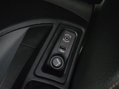2012 BMW 1M 缩略图 12