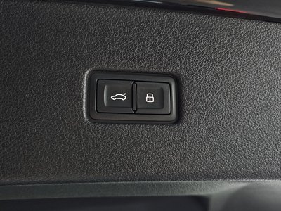 2021 AUDI Q8 thumbnail 36