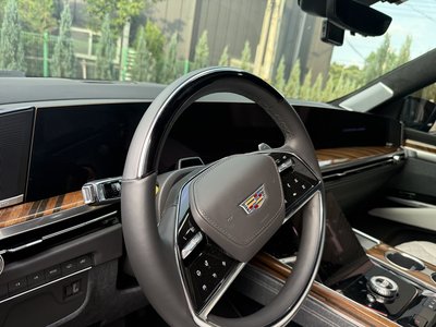 2025 Cadillac ESCALADE 5TH GENERATION 照片 2