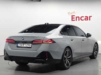 BMW 5 SERIES - 4