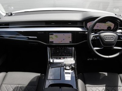صورة 2 لـ 2025 AUDI A8